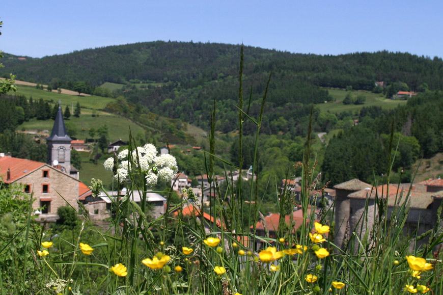 Centre bourg du village de Chalmazel-Jeansagnière